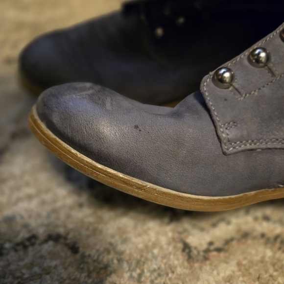 MJUS Art Silver Button Leather Ankle Boots - Picture 13 of 14